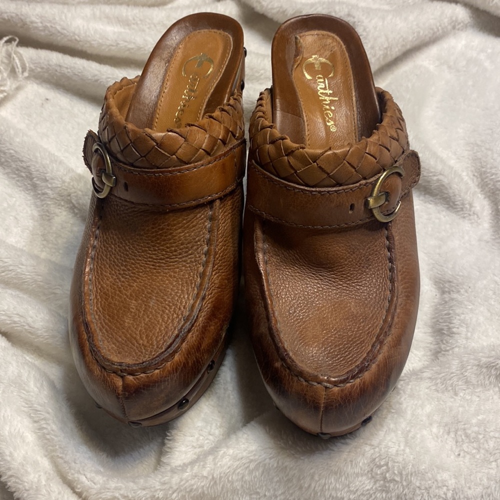 Carthies Heeled Mules - Picture 2 of 5